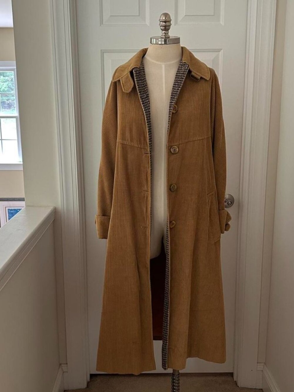 Convers Corduroy trench coat with lining size 8